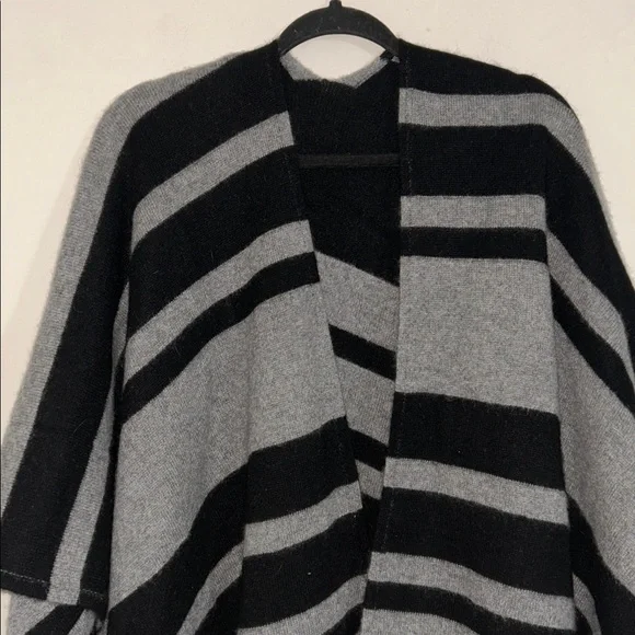 Gray & black cashmere shawl cape one size